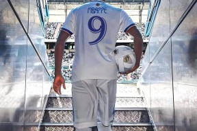 开云平台 -姆巴佩回归赛场，突破纪录首场状态亮眼，C9观众沸腾！