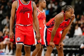 开云 -哈登巅峰对决，浓眉哥与60激战RNG分钟，战术调整胜负难料！的简单介绍